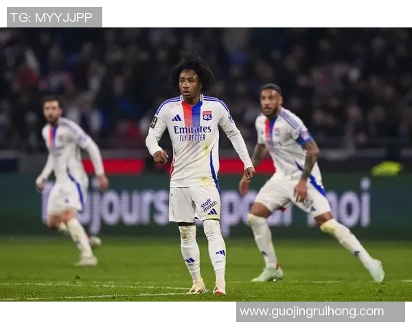 兰斯与里昂比赛结果揭晓比分是多少让我们一同回顾精彩瞬间与赛况分析