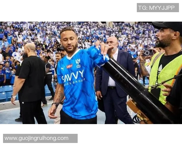 内马尔的足球传奇之路：从巴西小子到全球超级球星的成长历程