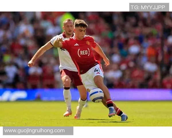 切尔西与曼联激战14决赛争夺晋级名额精彩对决引人瞩目