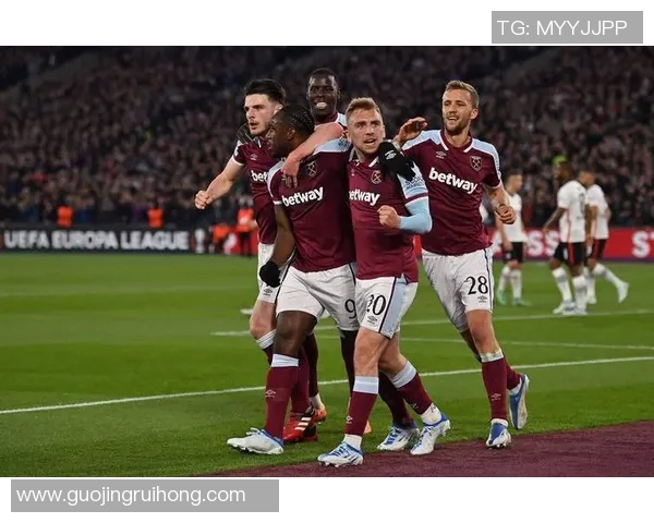 拜仁慕尼黑迎战西汉姆联全力争胜展现欧洲足球魅力与激情