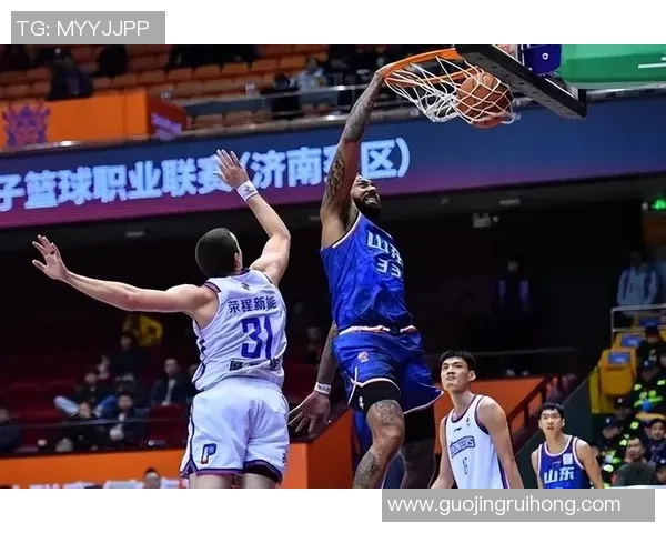 2012年CBA季后赛广东队与山东队激战回顾与精彩瞬间分析